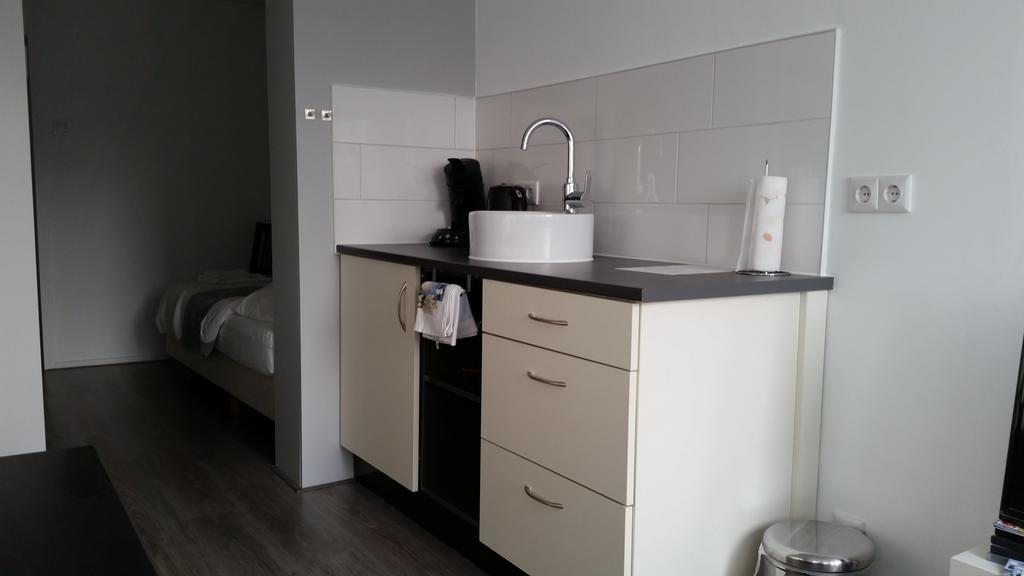 Homestay Bij Aelita 덴버크 객실 사진