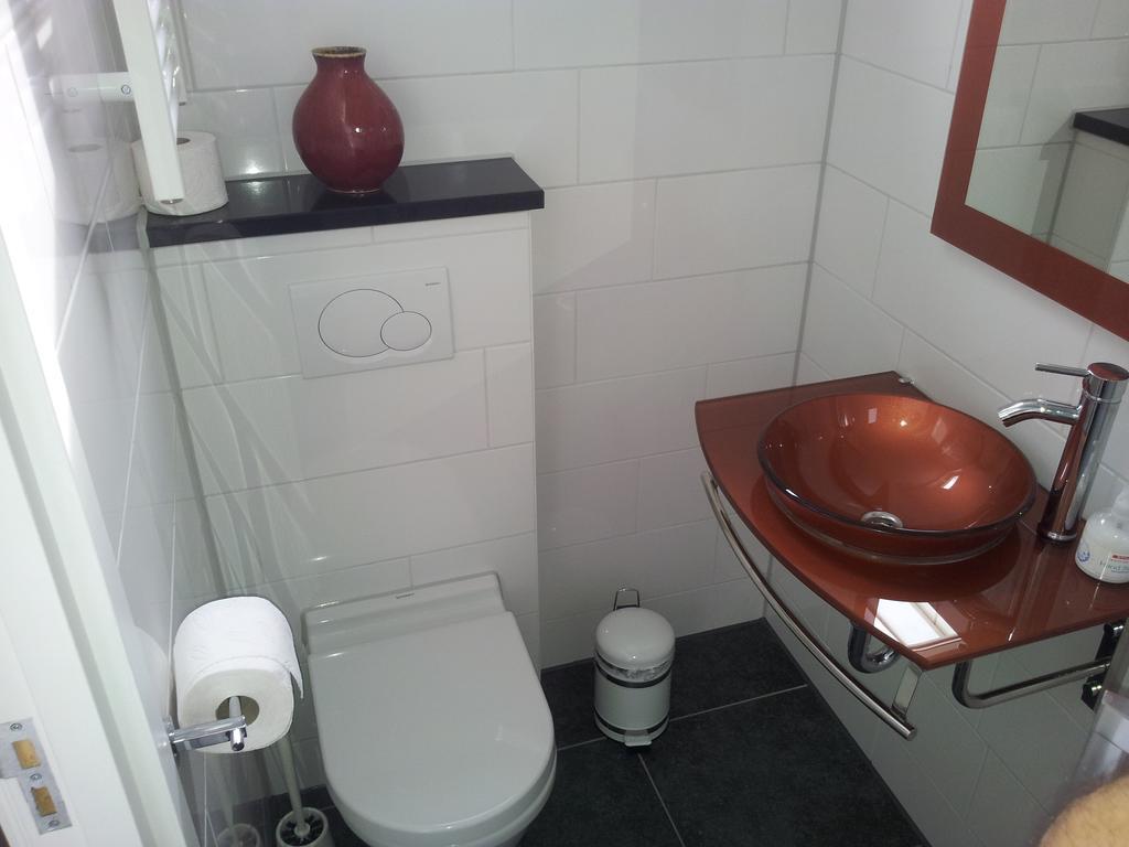 Homestay Bij Aelita 덴버크 객실 사진