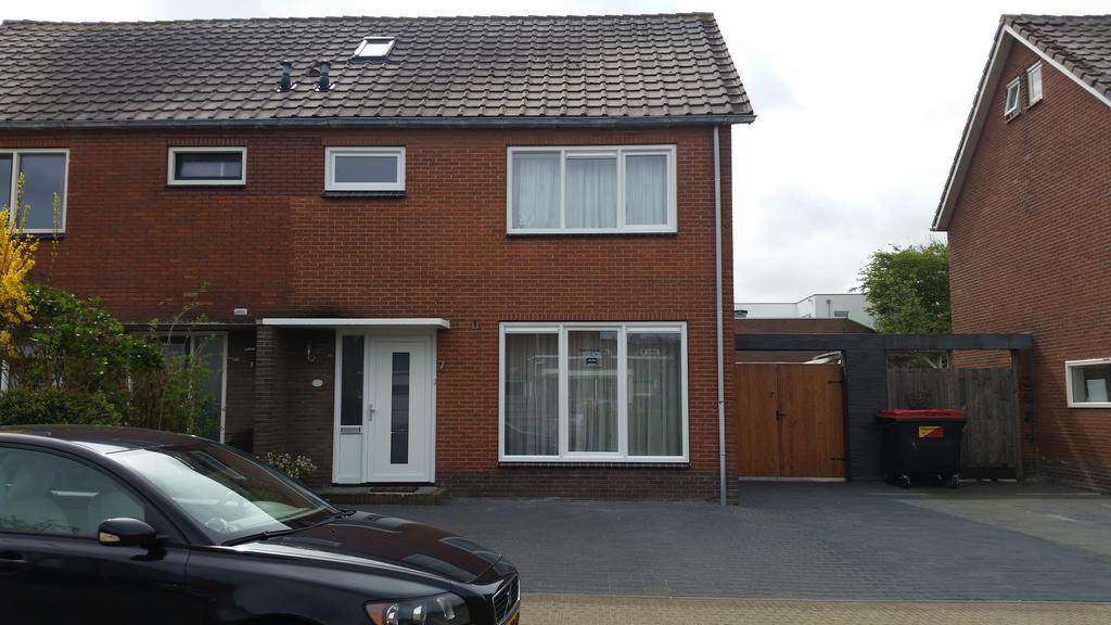 Homestay Bij Aelita 덴버크 외부 사진